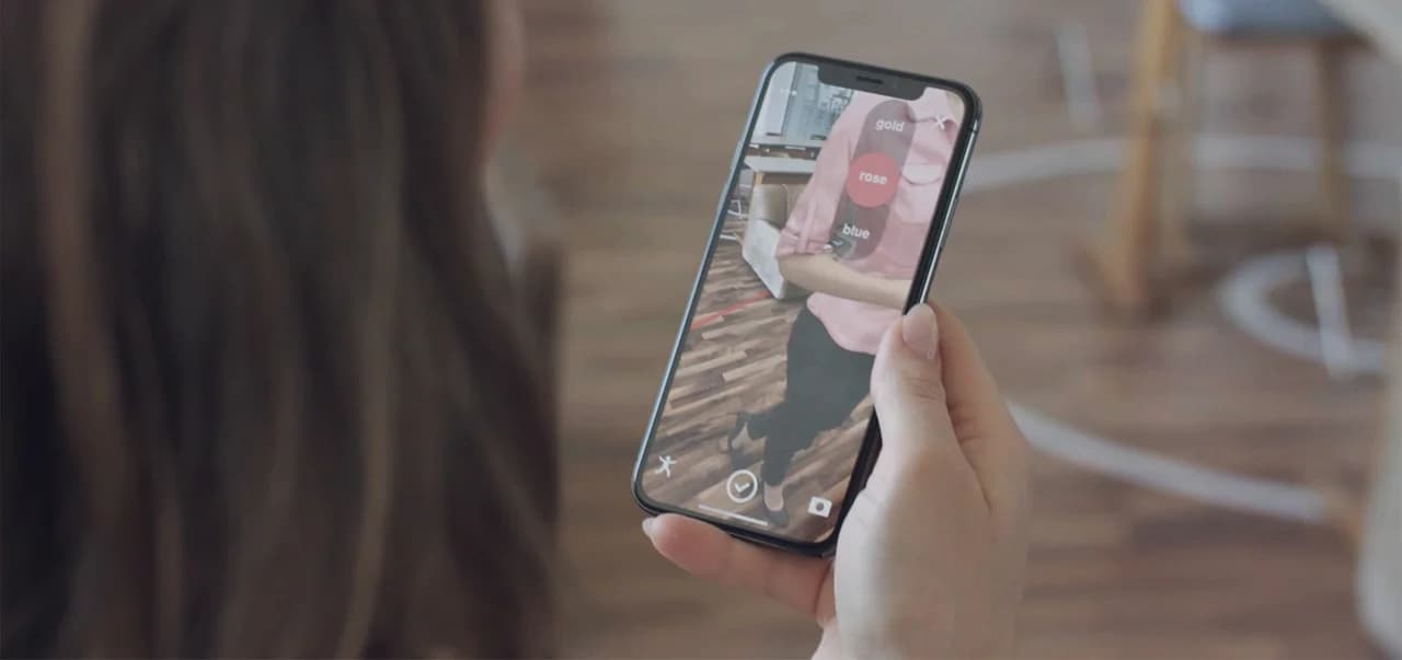 AR prototype for 3D product visualization in fashion e-commerce.